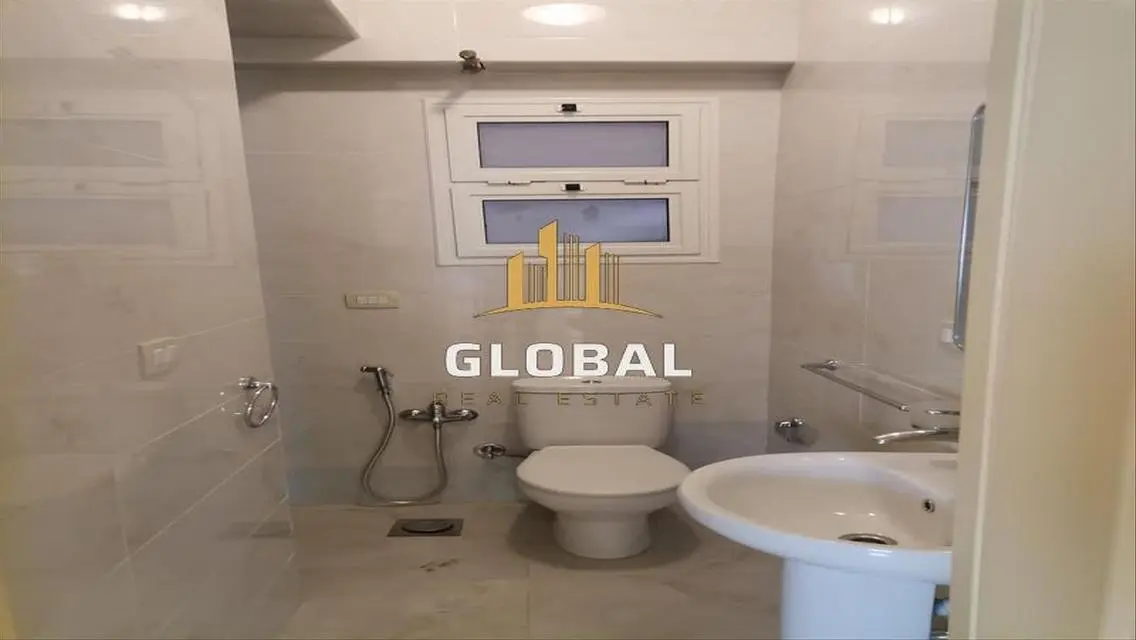 Luxury Apartment in Hyde Park - Price 35000