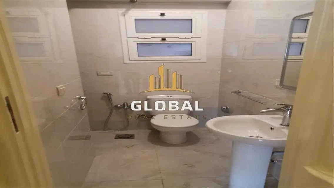 Luxury Apartment in Hyde Park - Price 35000