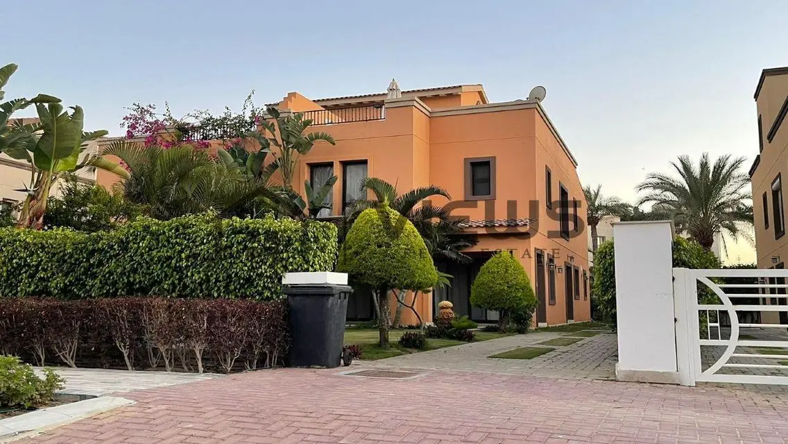 Own your villa with privet pool in Marassi