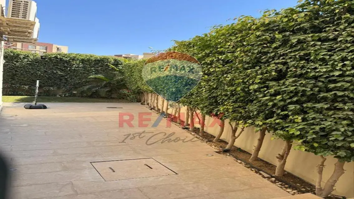 Astonishing Twin House Patio 5 East for Sale
