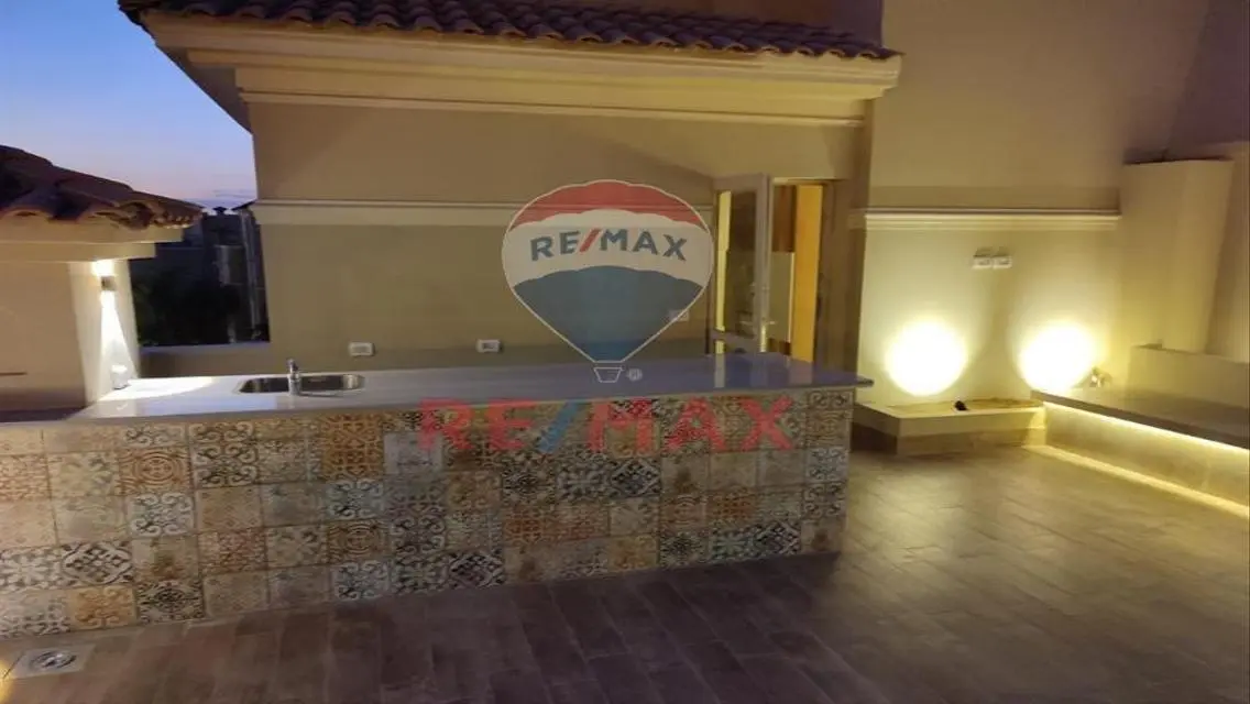 Astonishing Twin House Patio 5 East for Sale
