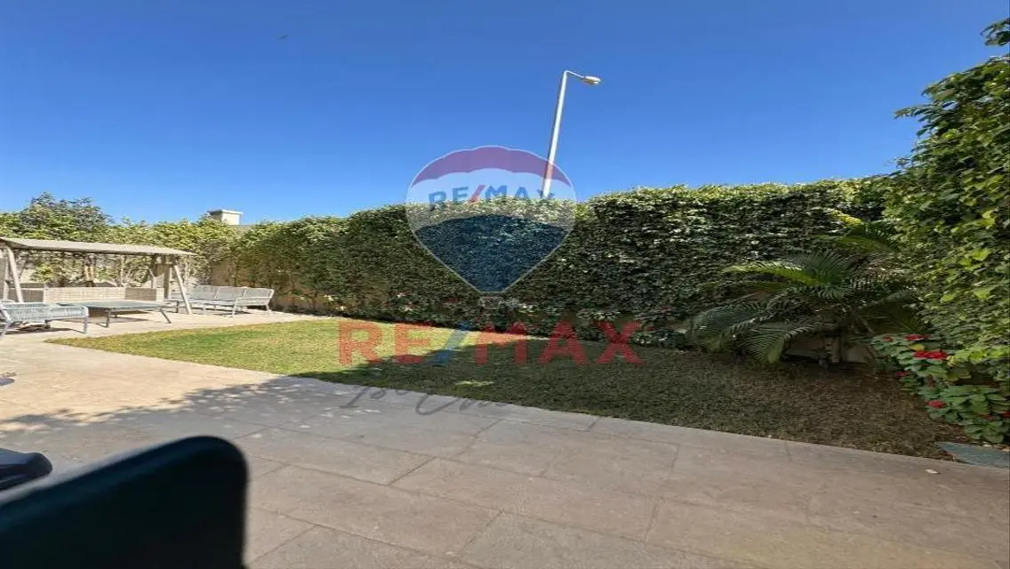 Astonishing Twin House Patio 5 East for Sale