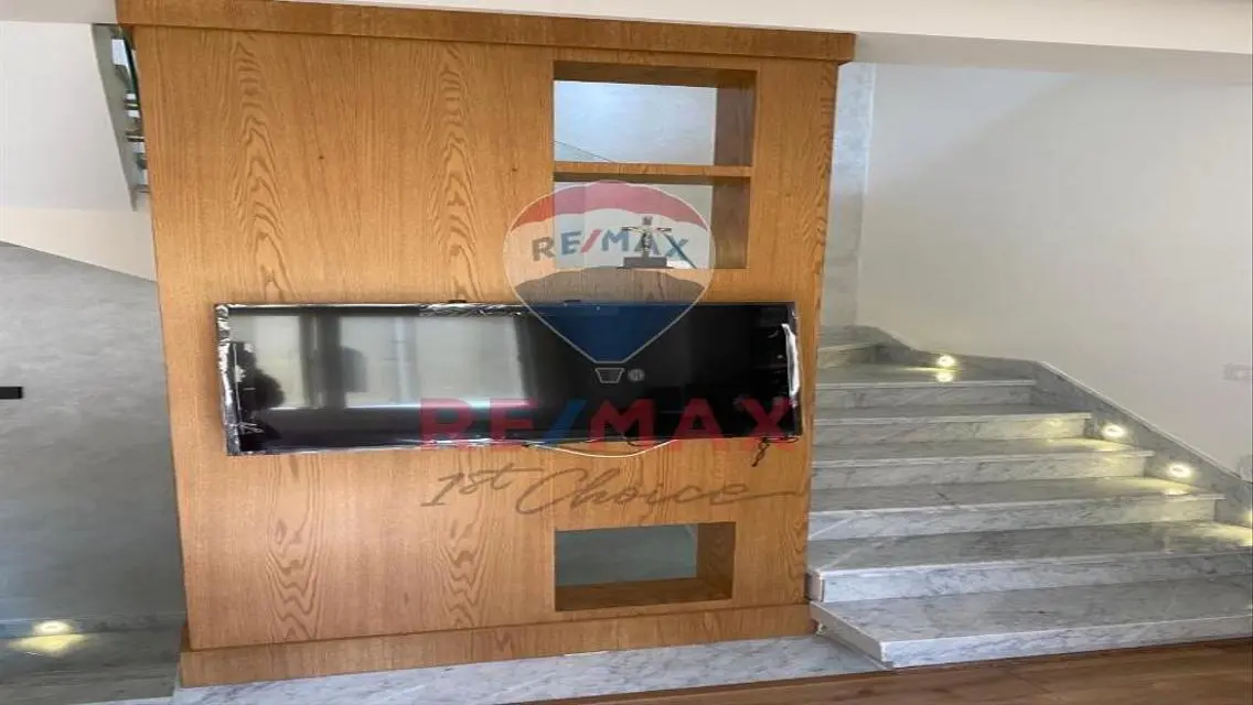 Astonishing Twin House Patio 5 East for Sale