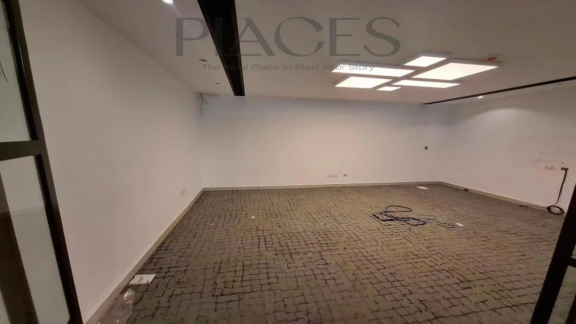 مساحه اداريه 350م للايجار  في DownTown