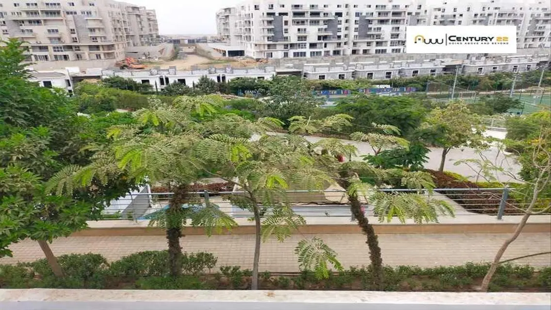 تاون هاوس للبيع فى ماونتن فيو اى سيتى مطبخ وتكيفات