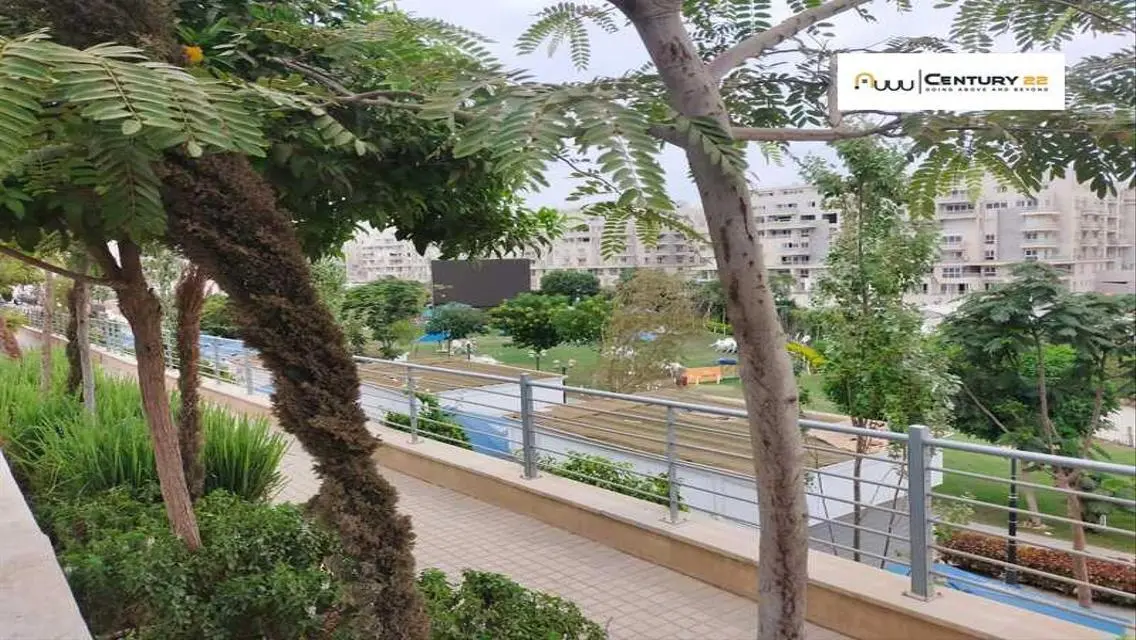 تاون هاوس للبيع فى ماونتن فيو اى سيتى مطبخ وتكيفات
