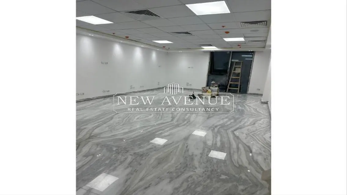 Fully finished office on the 90th South