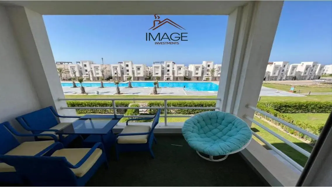 Directly on the pool chalet for sale - Amwaj