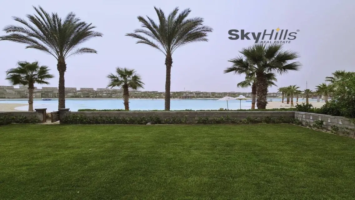 Twin Villa Direct on Lagoon 1 in Swan lake North