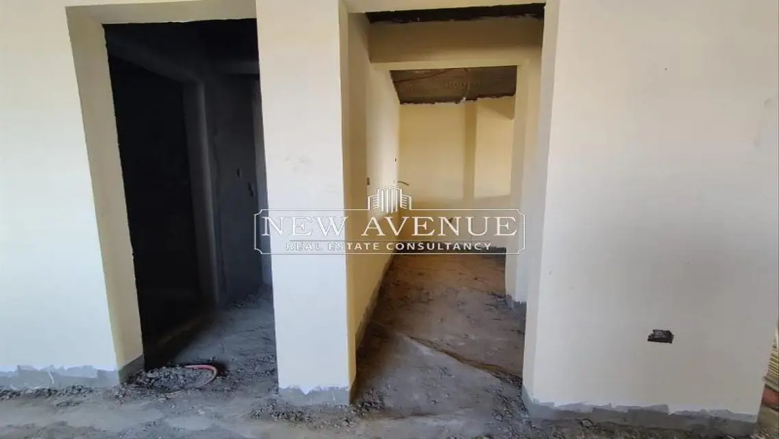Building 3,200 for Rent in Maadi can be divided