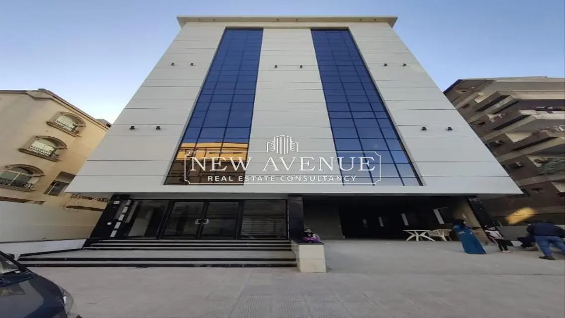 Building 3,200 for Rent in Maadi can be divided