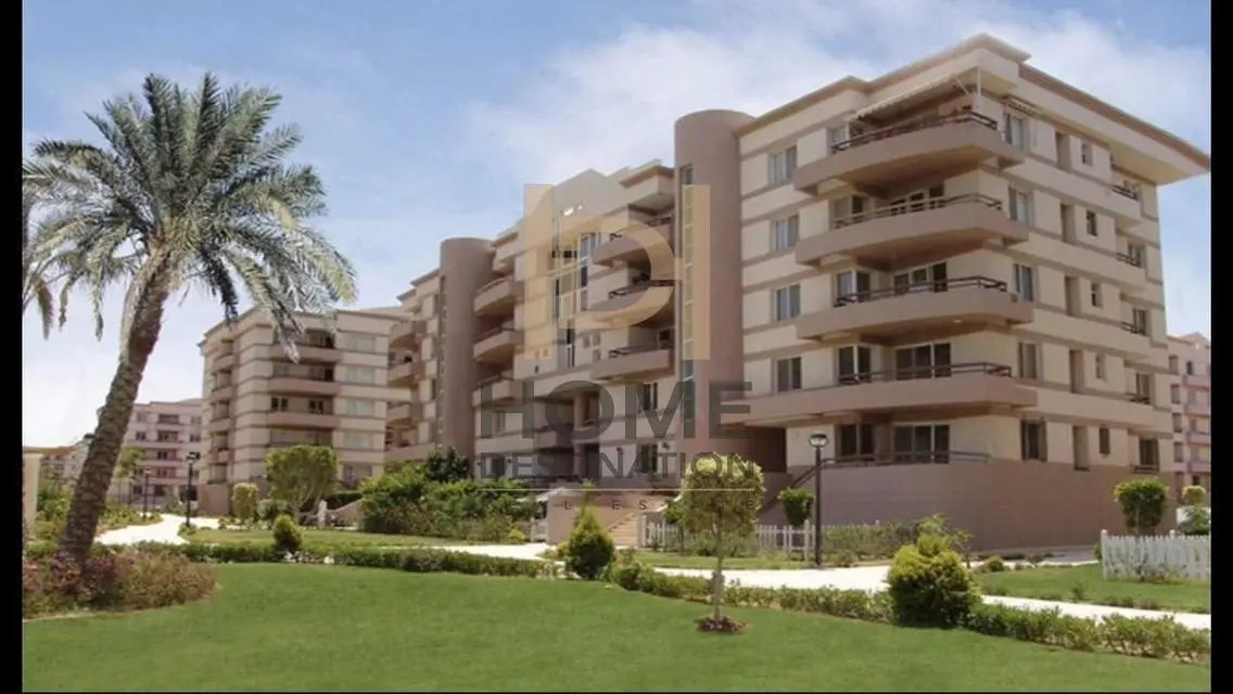 شقة فاخرة للبيع في سكاي بلازا مول
