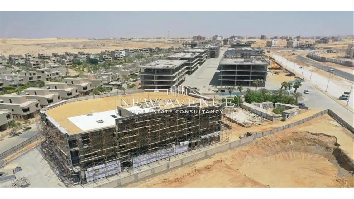 مكتب تشطيب كامل 73م استلام خلال سنة في ايست ماين