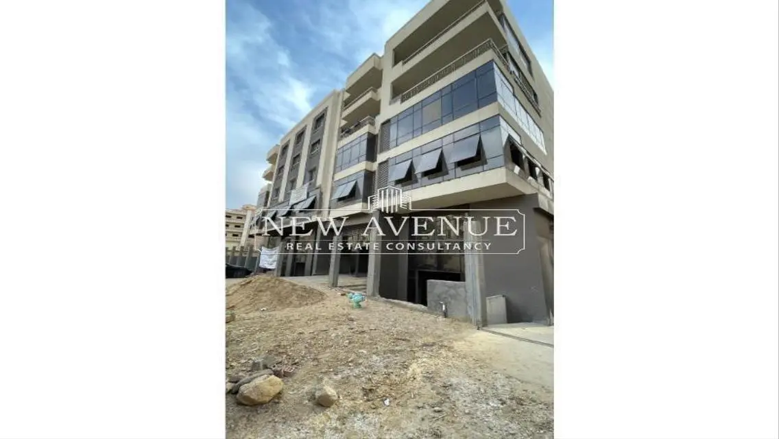 Admin building Prime location at zahraa Elmaadi