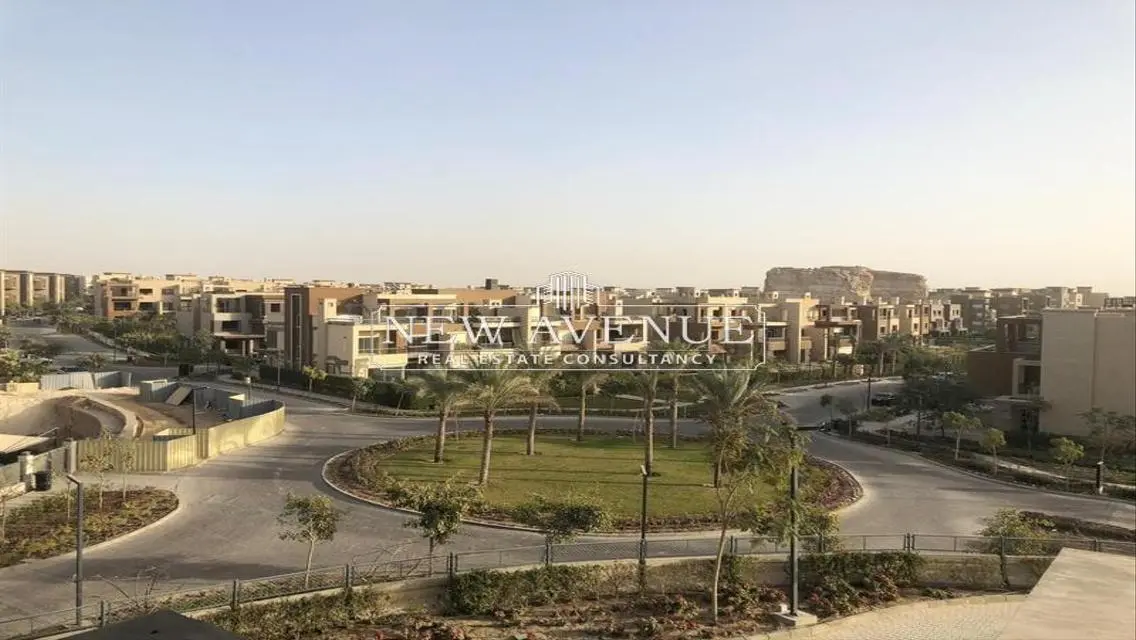 دوبلكس مطل على نادي الجولف في وستريدج  نيو جيزة