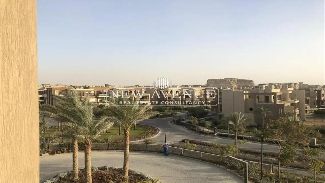 دوبلكس مطل على نادي الجولف في وستريدج  نيو جيزة