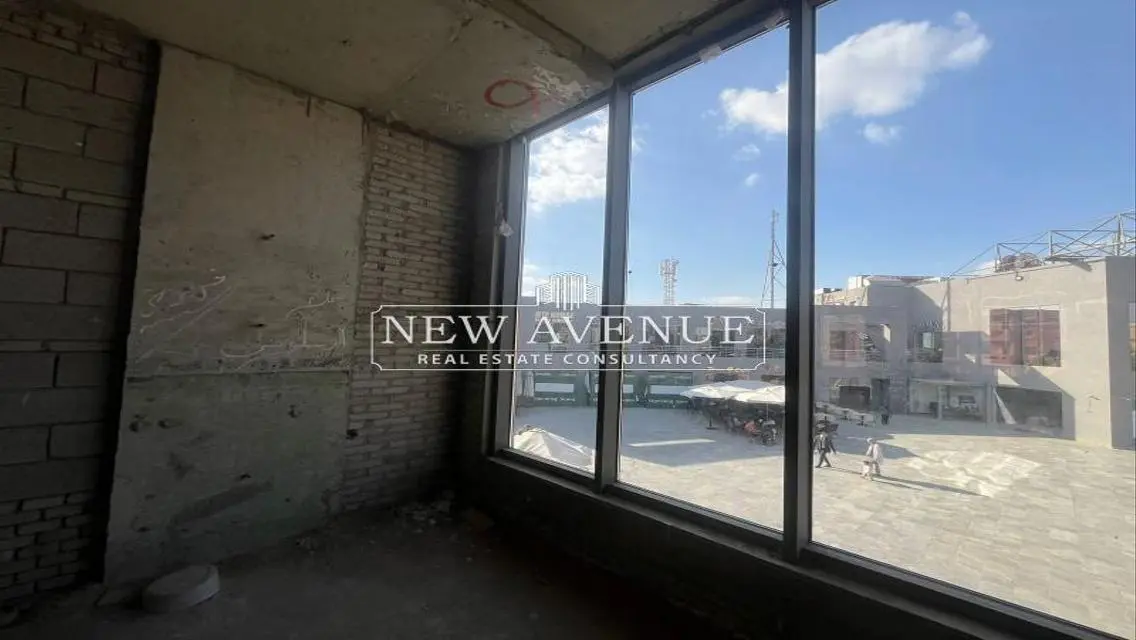 Retail 35m for Rent | The Market | New Cairo