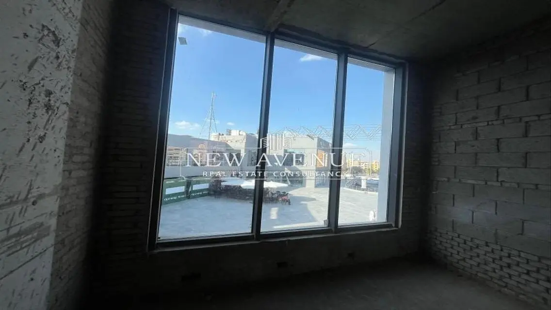 Retail 35m for Rent | The Market | New Cairo