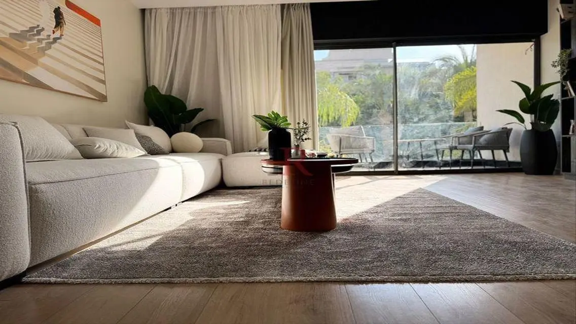 Apartment in Prime Location with Balcony and Shared Pool