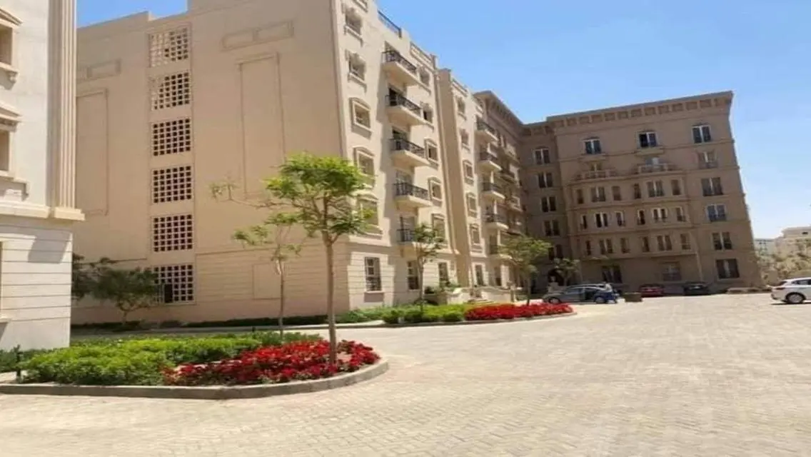 محل للبيع في بزنيس ديستريكت هايد بارك ماجر ب350الف