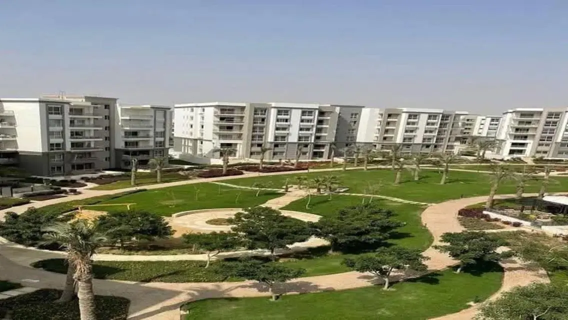محل للبيع في بزنيس ديستريكت هايد بارك ماجر ب350الف