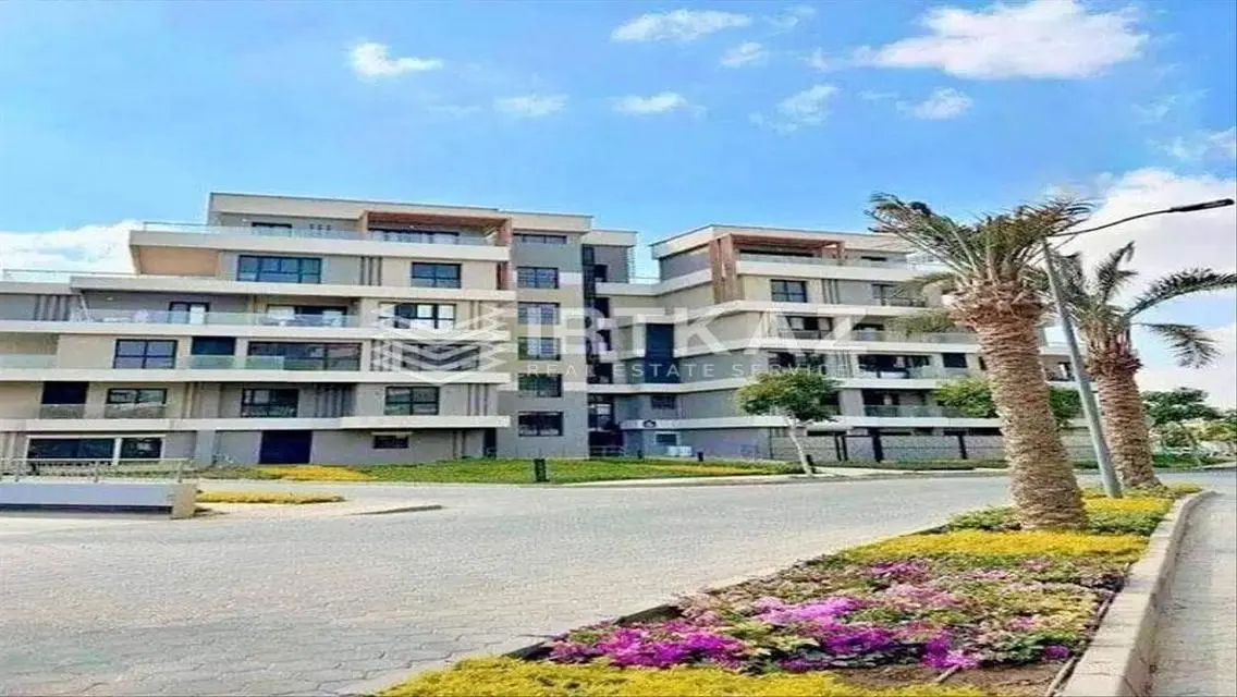 Resale APT Ready to move lowest price -Villette