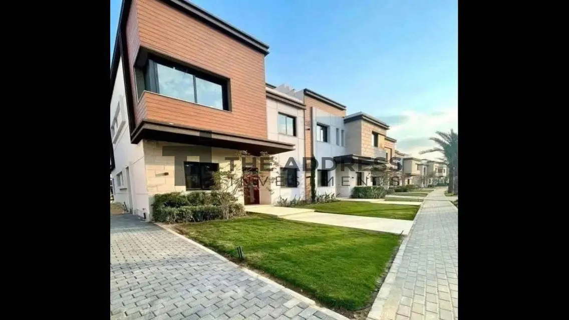 Stunning Villa for Sale with Private Garden and Pool