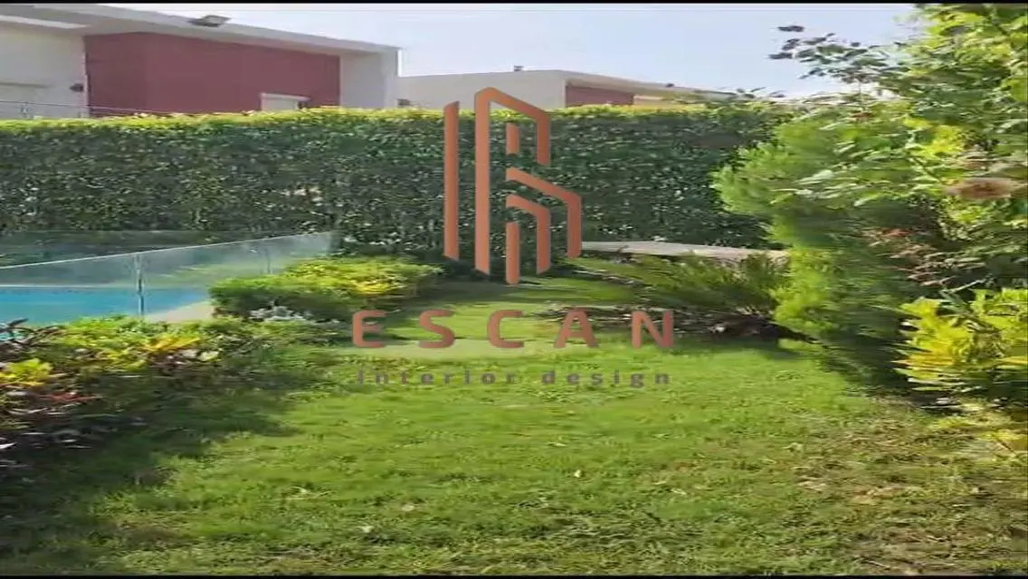 فيلا فاخرة للبيع بإطلالة ساحرة