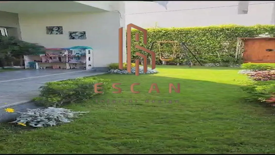 فيلا فاخرة للبيع بإطلالة ساحرة