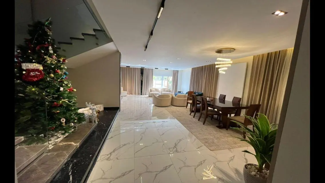 Luxury Villa with Private Garden and Pool