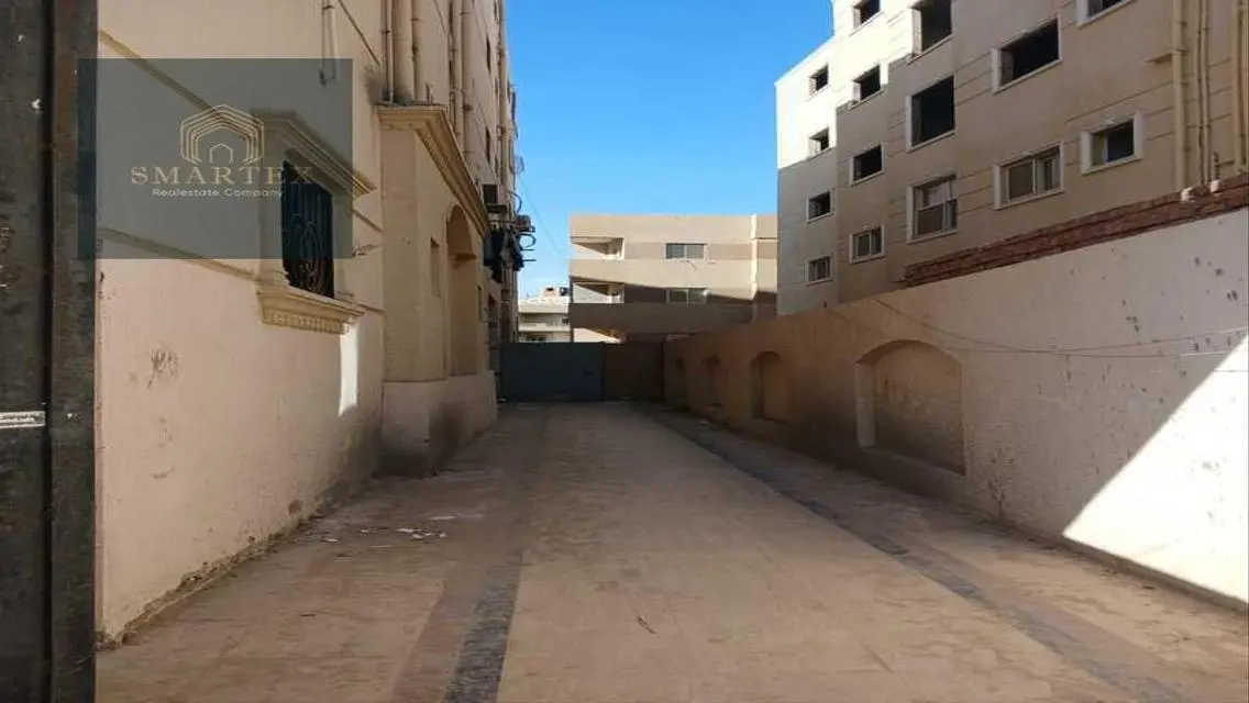 شقه بجوار نادي جرين هيلز_برايم لوكيشن_استلام فوري
