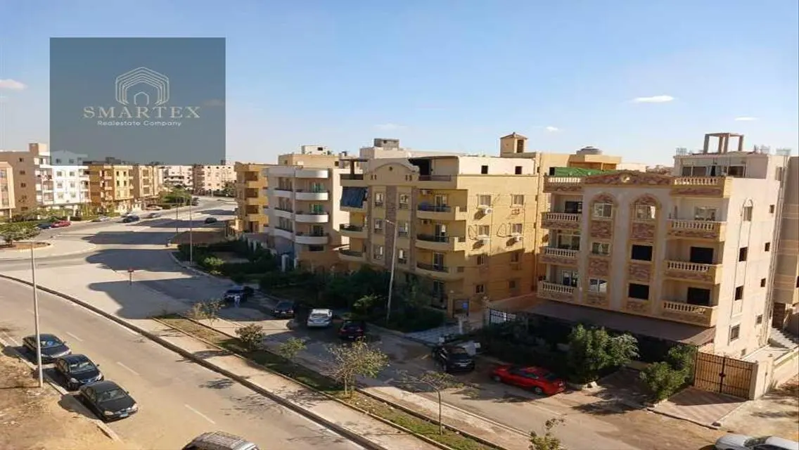 شقه بجوار نادي جرين هيلز_برايم لوكيشن_استلام فوري