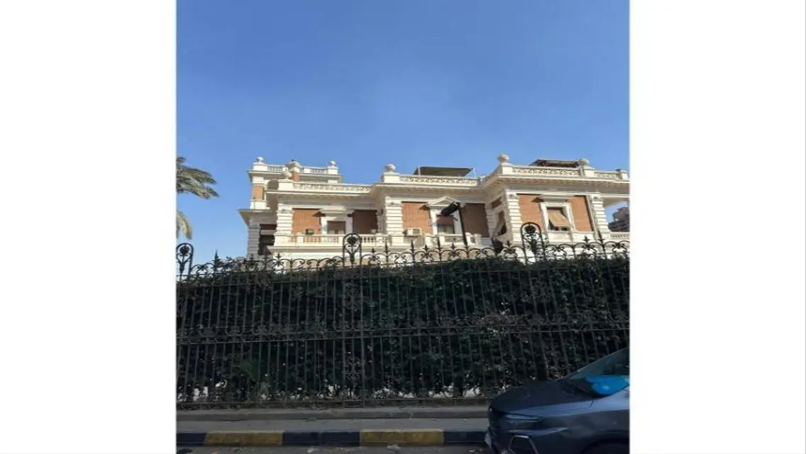 Beautiful historic palace in the capital, for sale