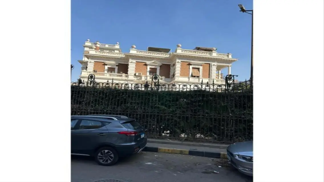 Beautiful historic palace in the capital, for sale