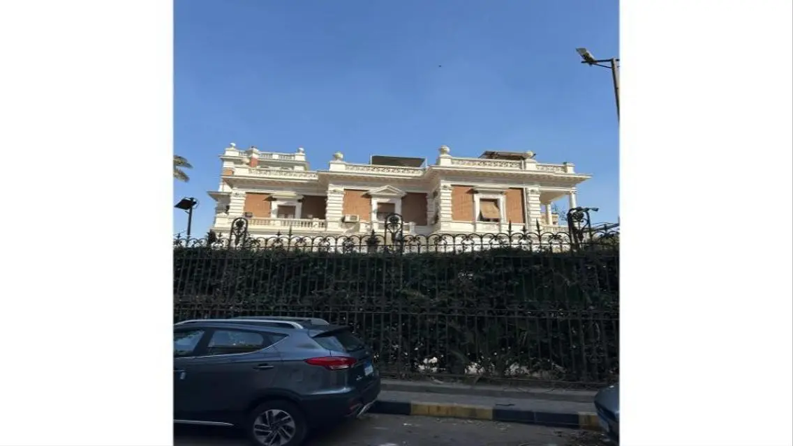 Beautiful historic palace in the capital, for sale