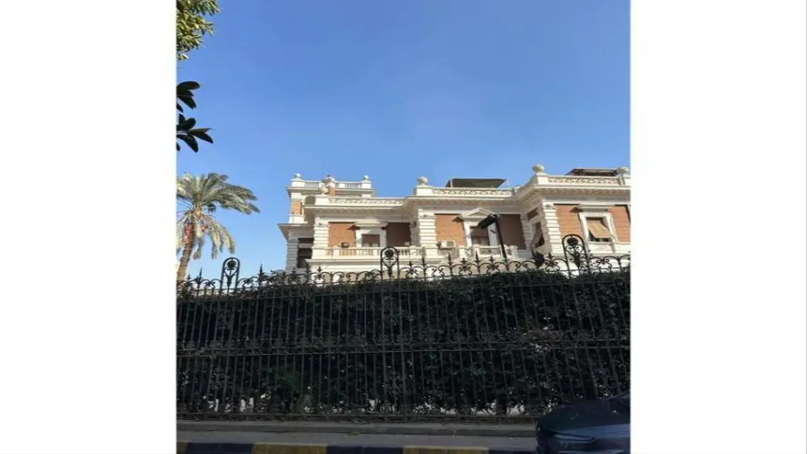 Beautiful historic palace in the capital, for sale