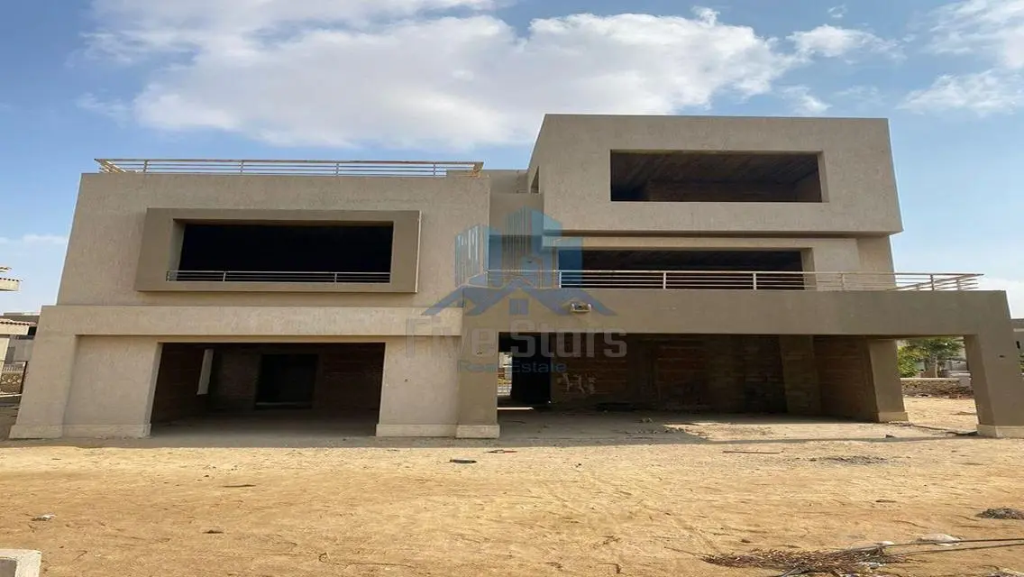 فيلا فاخرة بمساحة واسعة وحديقة خاصة