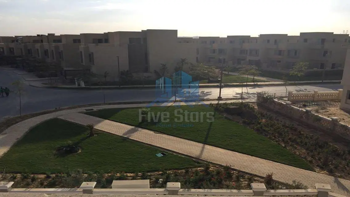 فيلا فاخرة بمساحة واسعة وحديقة خاصة