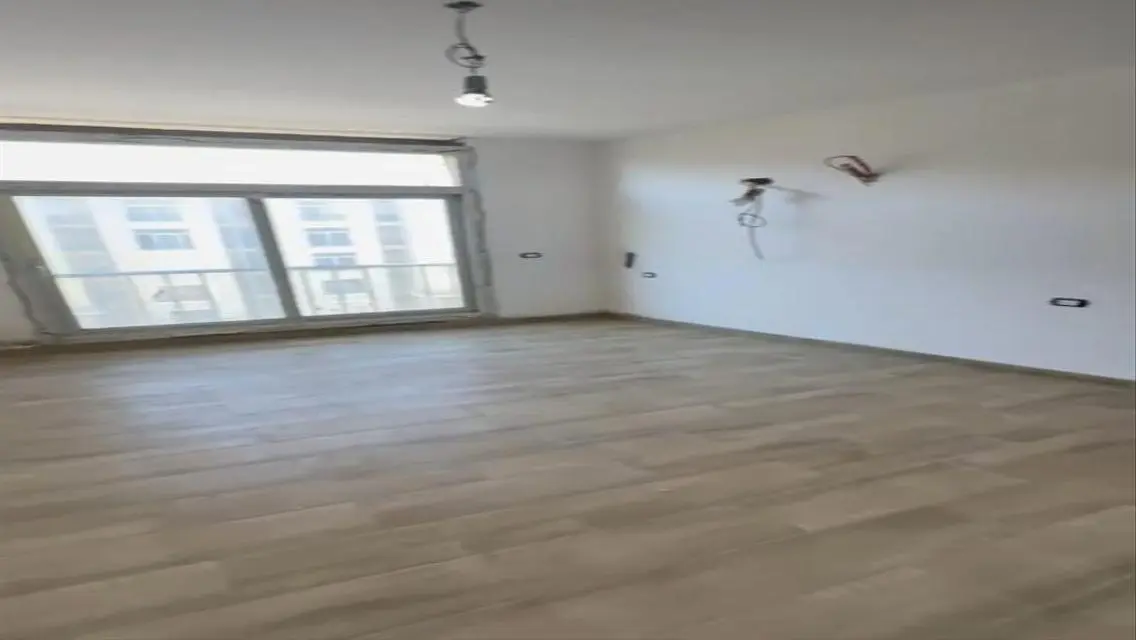 S Building Villa in Sari Compound