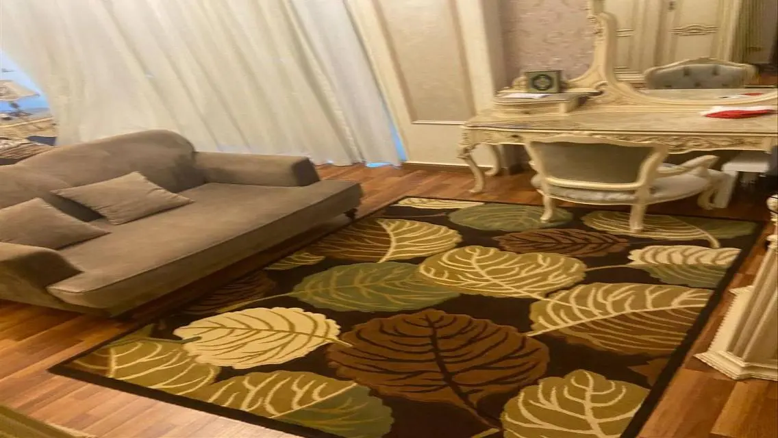 بيت تشطيب مودرن كلاسيك للبيع ف الحي الثامن بالعبور