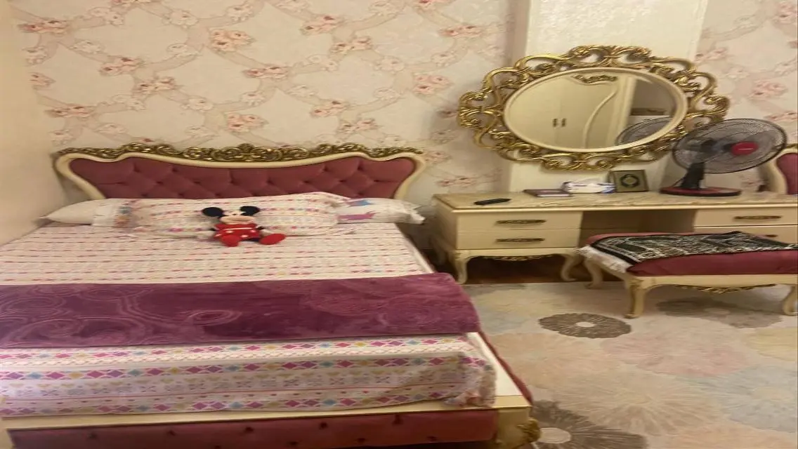 بيت تشطيب مودرن كلاسيك للبيع ف الحي الثامن بالعبور