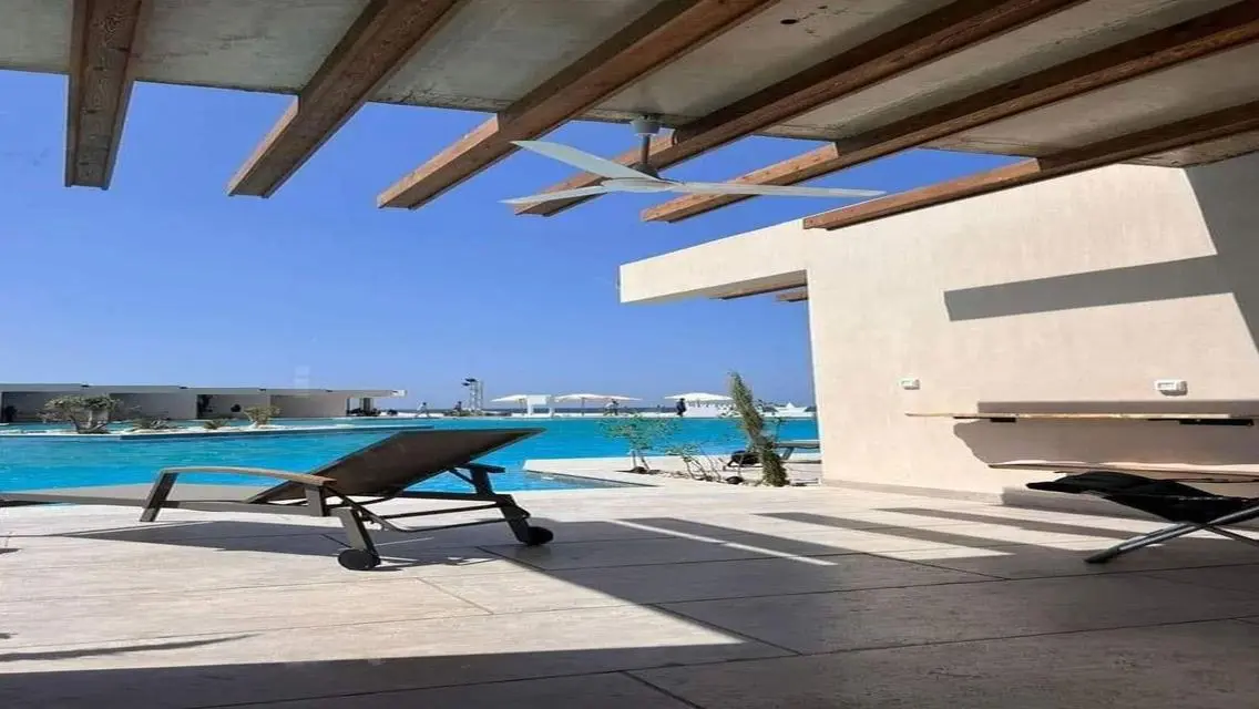 شاليه متشطب بالتكييفات في جون سوديك الساحل الشمالي