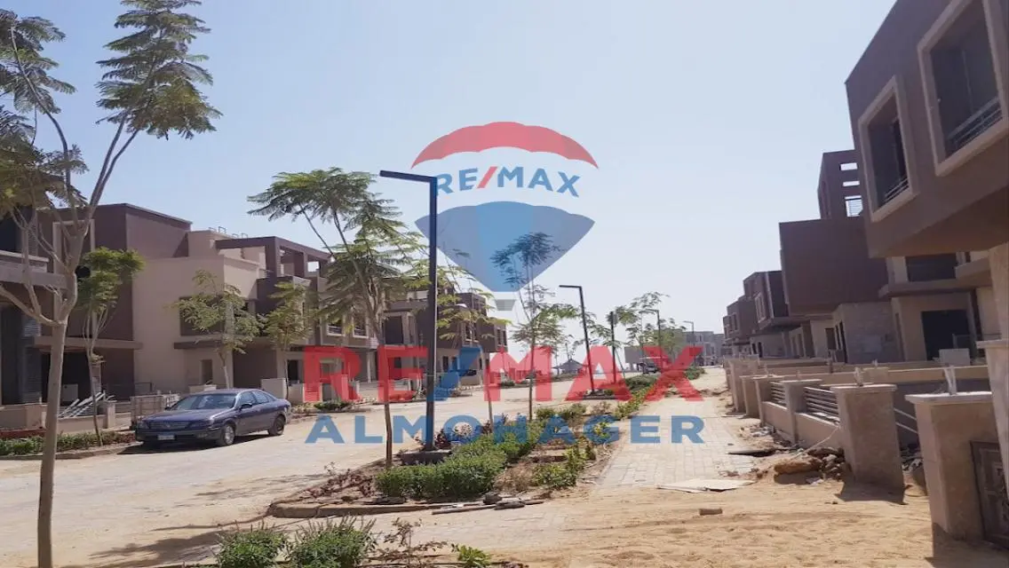 Luxury Villa with Spacious Area and Premium Amenities