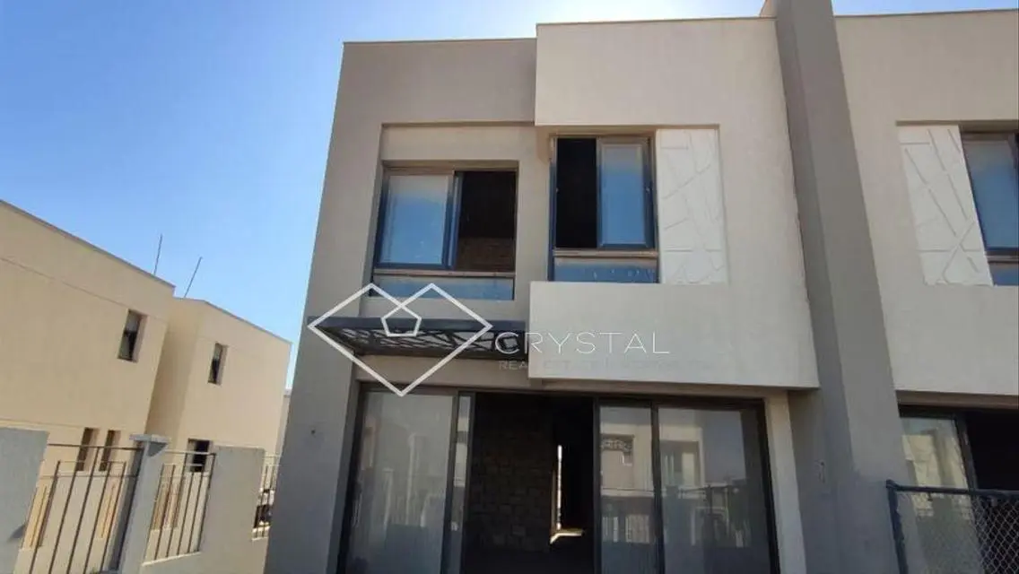 Ready to move Townhouse Corner and Special price