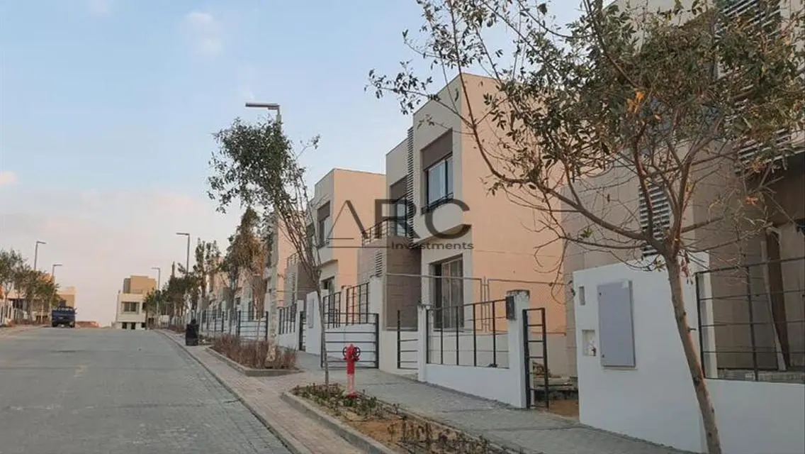 أقل سعر توين هاوس استلام فوري بحري في الماركت
