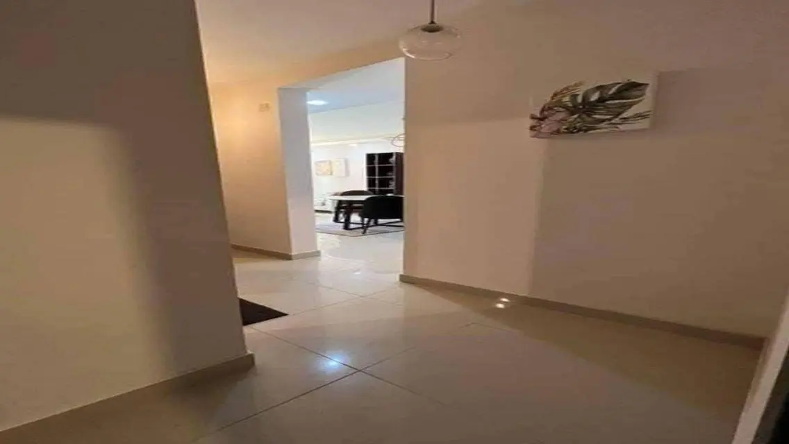 شقة فوري متشطبة بالتكييفات بجوار كايرو جيت اعمار