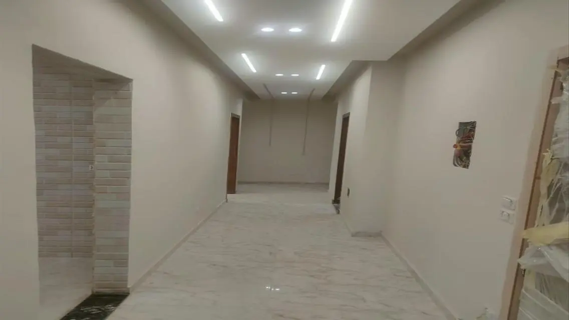 شقة اول ساكن للايجار أمام نادي النادي