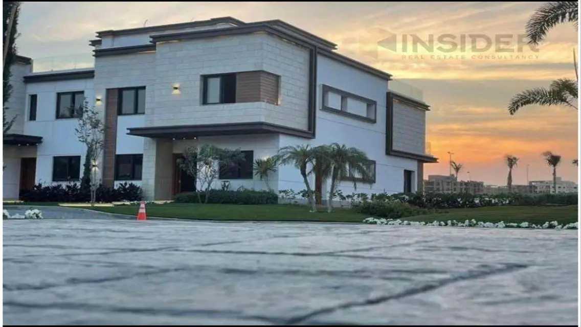 Town house corner  240m in Compound azzar 1