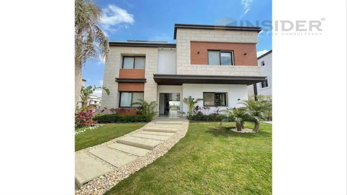 Town house corner  240m in Compound azzar 1