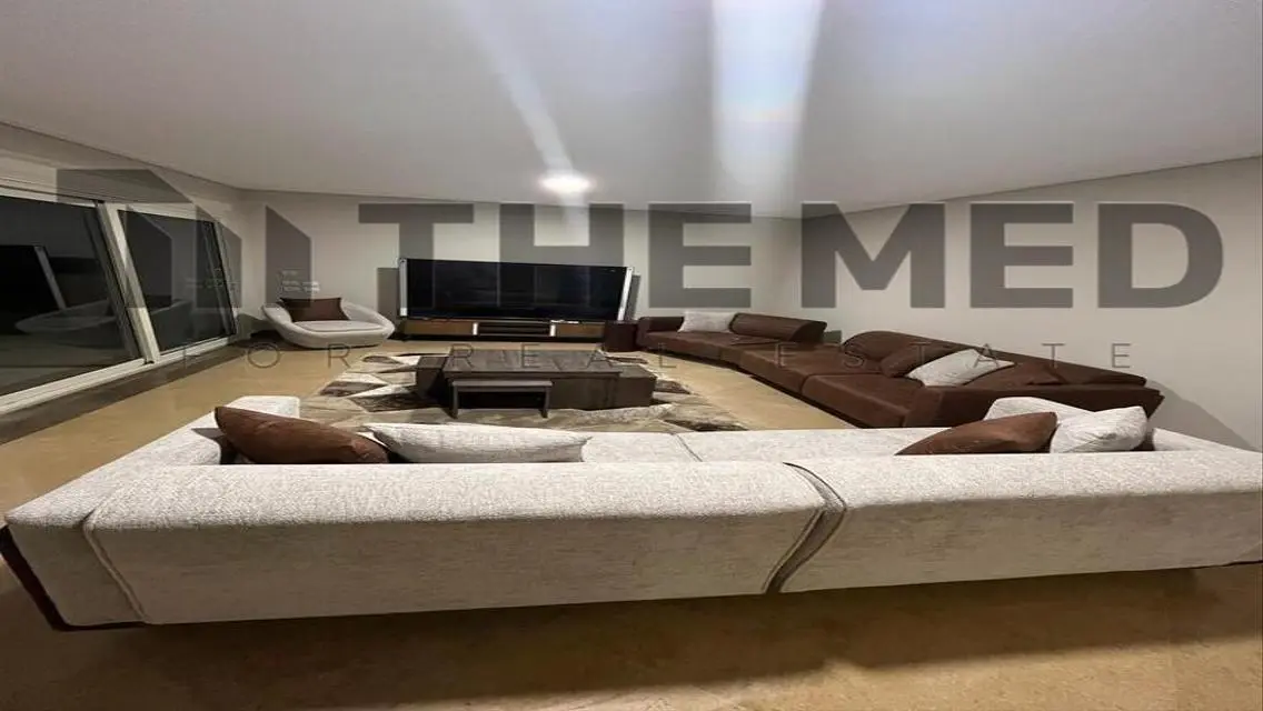 شقة فاخرة تطل على ملعب جولف